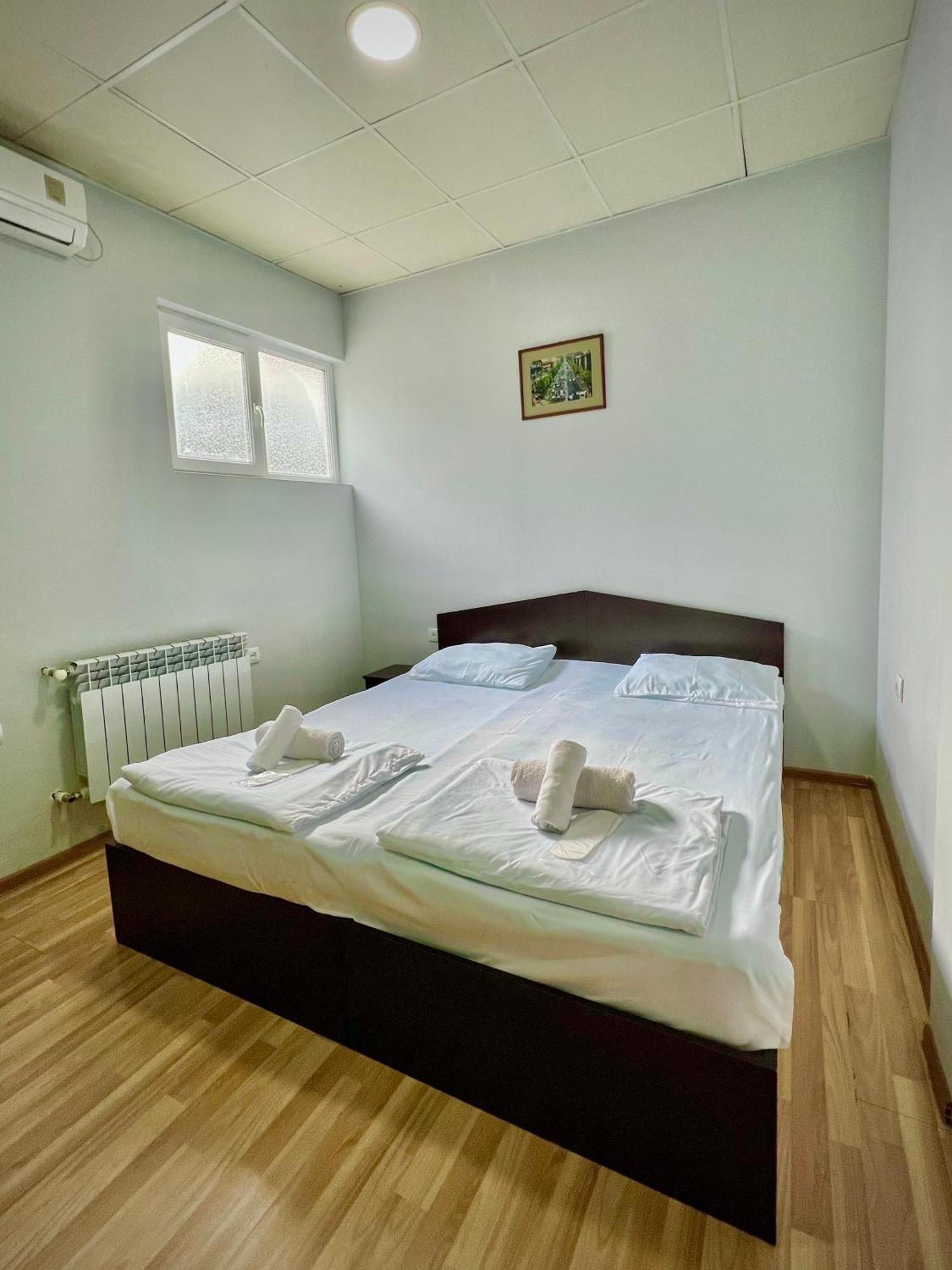 Domino Yerevan Hostel And Hotel Exterior photo